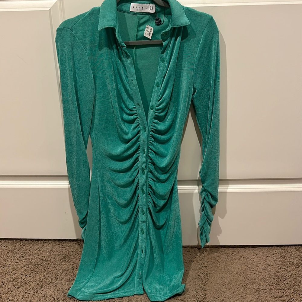 Cllub L green button down dress